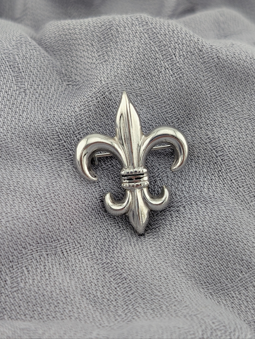 Vintage Watch Pin Silver Fleur De Lis Brooch - Cassic Jewelry Accessories